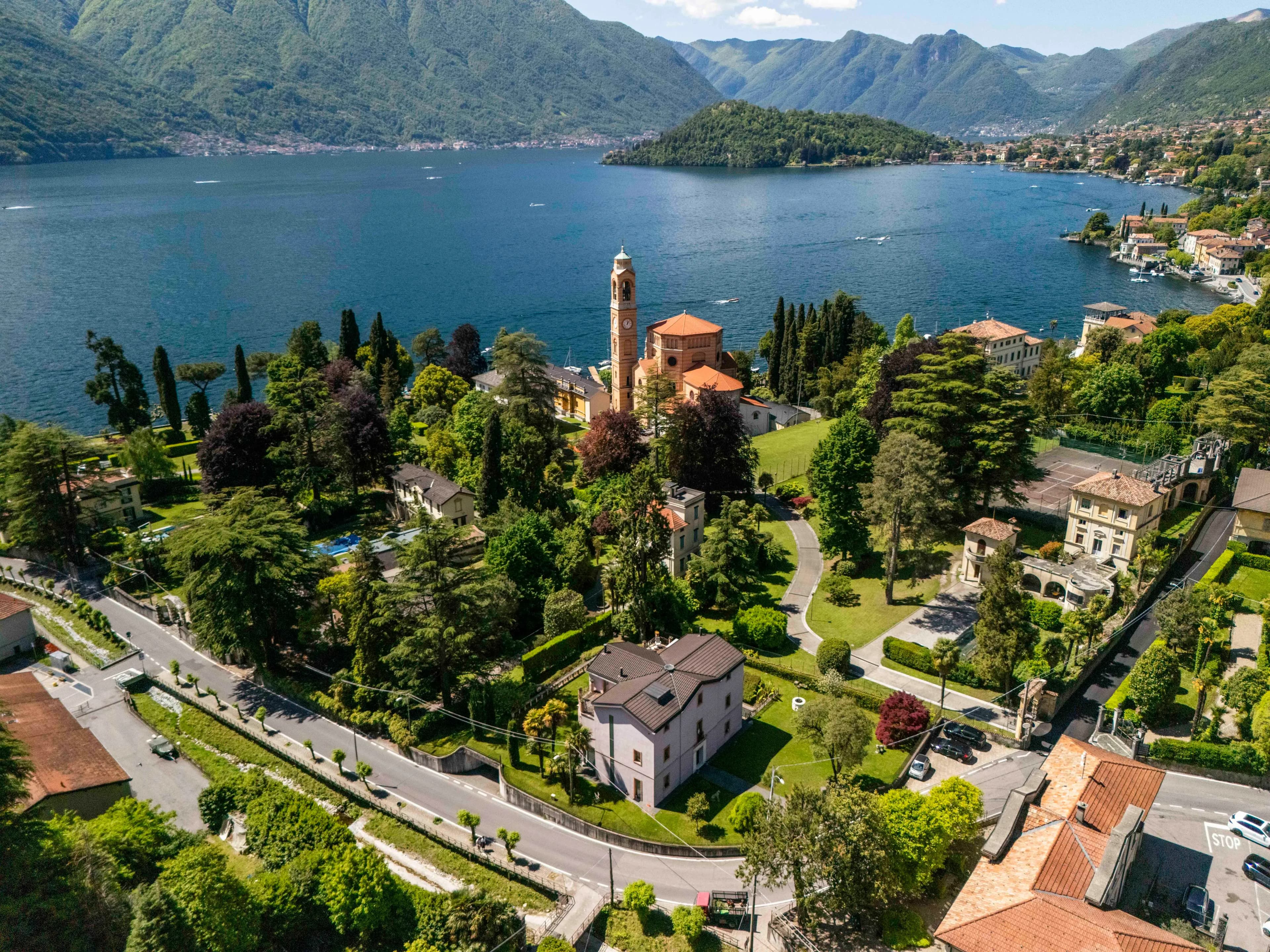 Lake Como - Beautiful villa with swimming pool and internal elevator