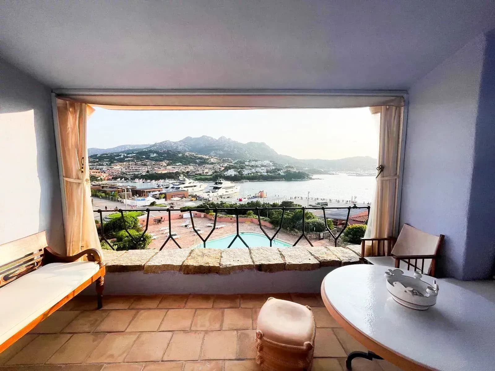 Luxuswohnung im Hafenbüro in der ersten Reihe an der alten Pore von Porto Cervo